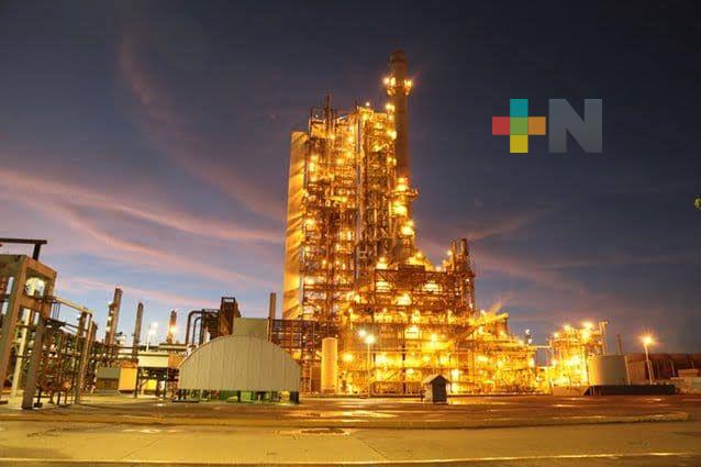 Ciudadanía recuerda beneficios que el petróleo ha dado al país y al sur de Veracruz