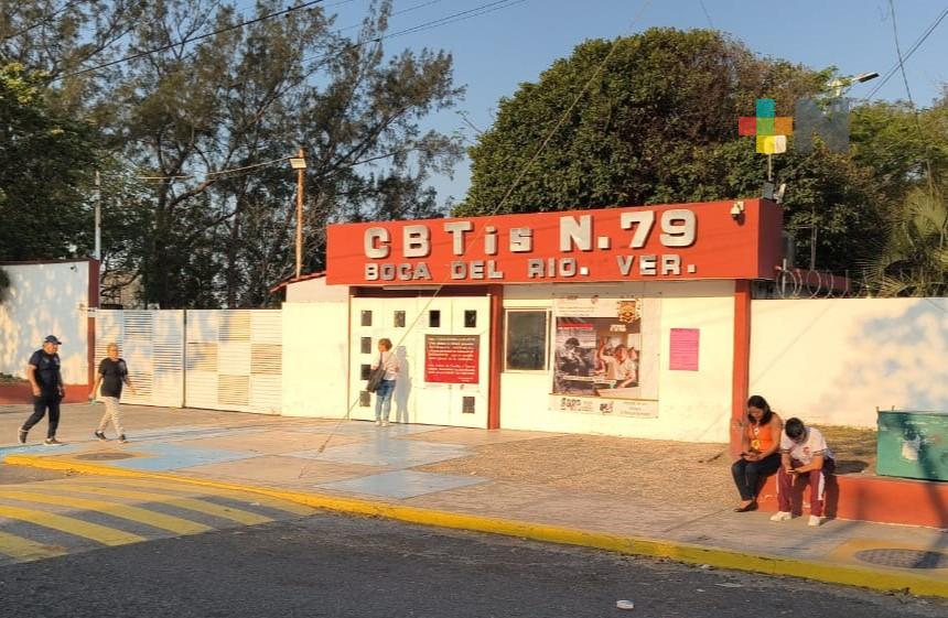 Autoridades escolares y familias piden mayor seguridad en CBTis de Boca del Río