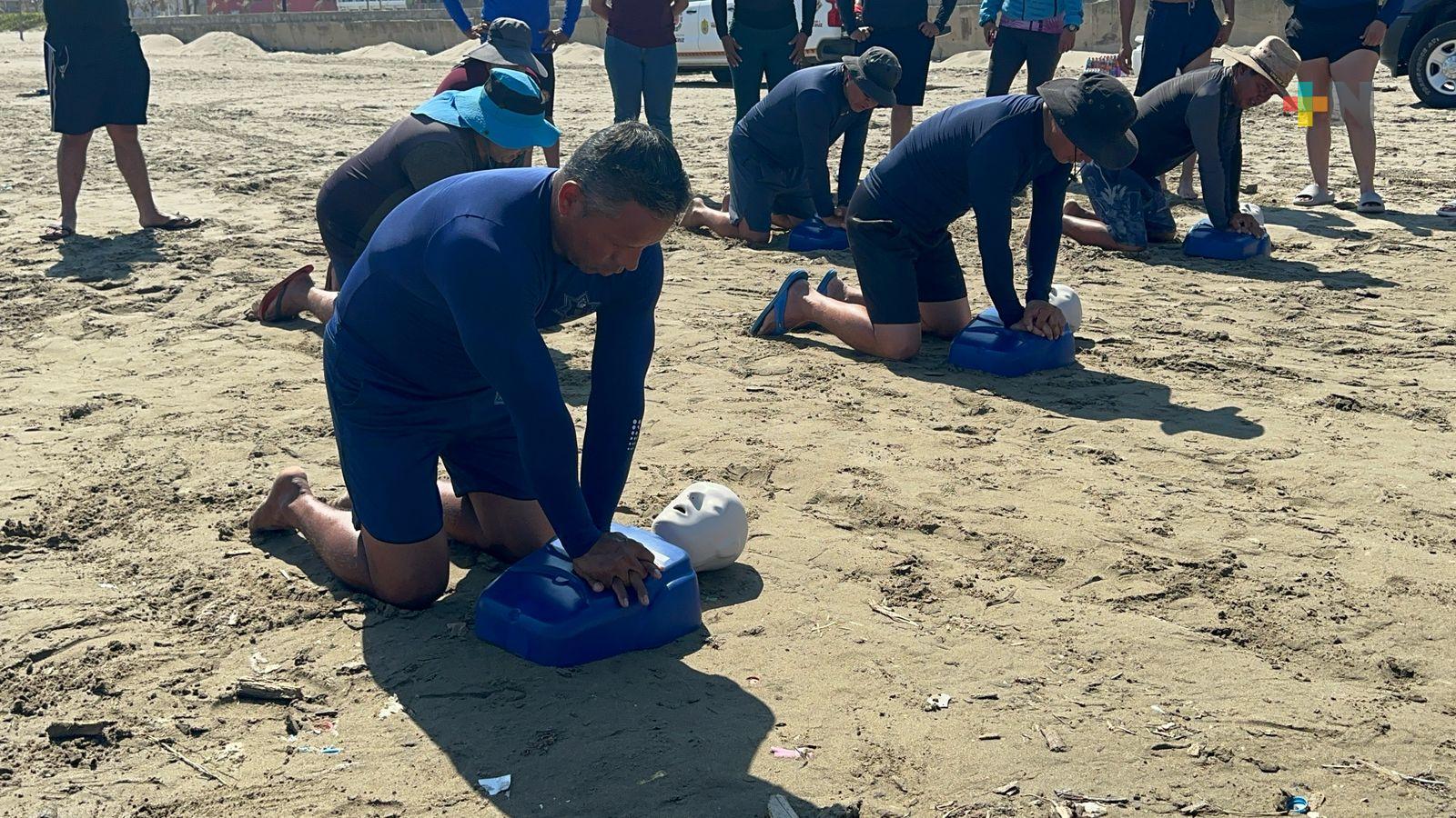 Capacitan en rescate acuático a personal de PC de Coatza en espera de Semana Santa