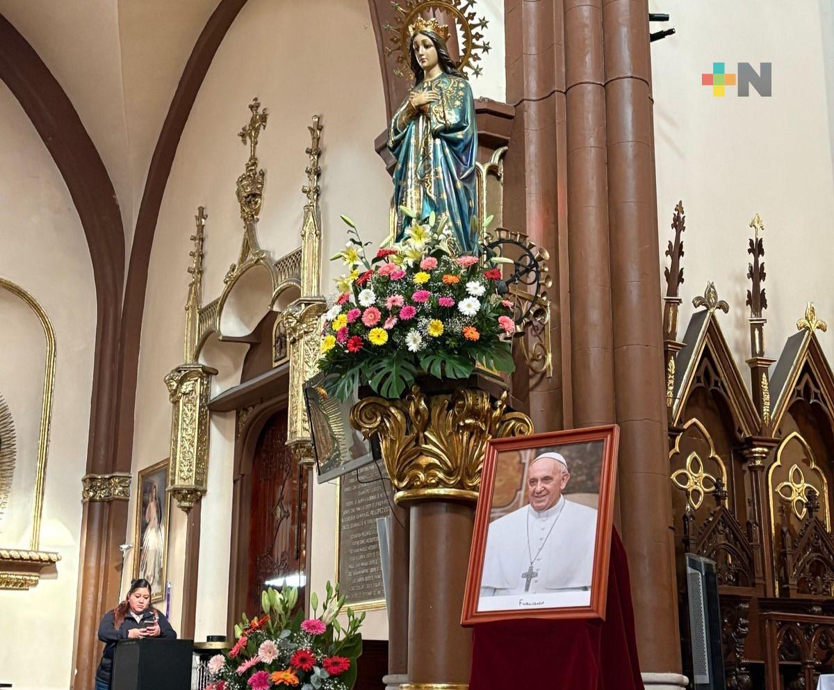 Deceso del Papa Francisco causó tristeza entre feligresía xalapeña