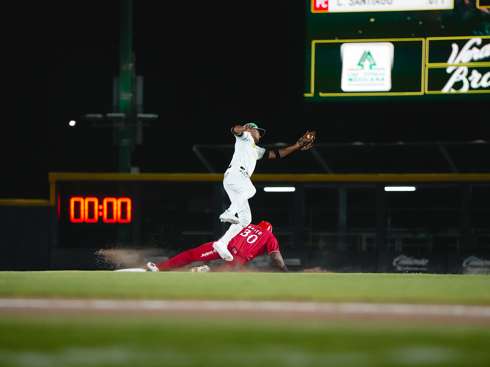 El Águila conquista serie en León