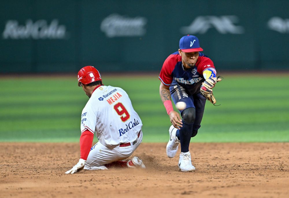 Diablos vence a El Águila en el Harp Helú