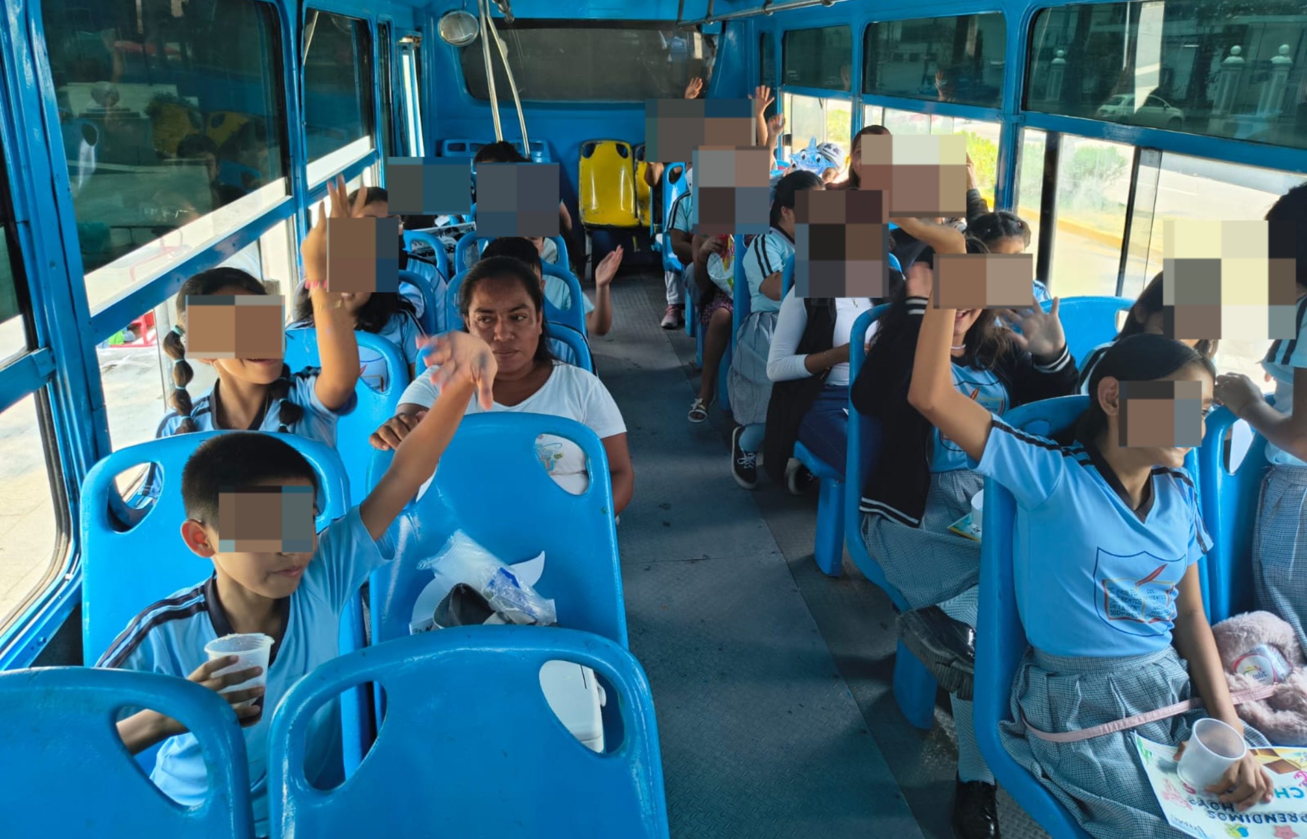 Estudiantes de primaria celebran su día en Aquarium del Puerto de Veracruz