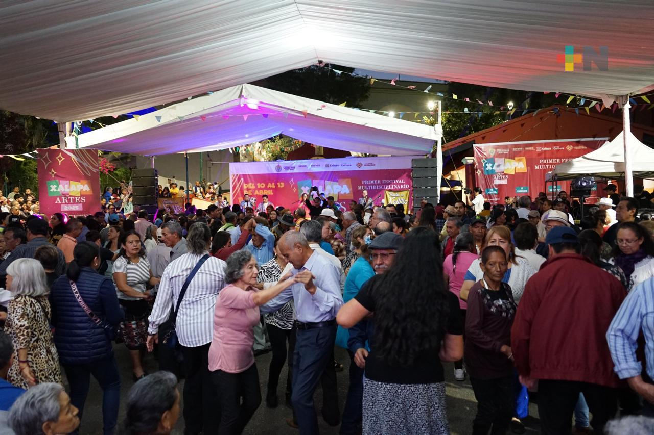 A ritmo de salsa, inicia primer festival Xalapa en las Artes 2025