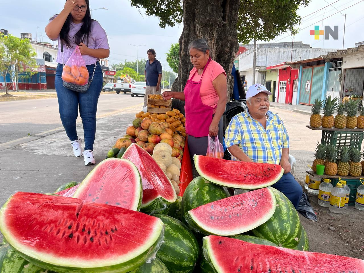 Comerciantes de Martínez recomiendan aguas de fruta en lugar de bebidas gaseosas