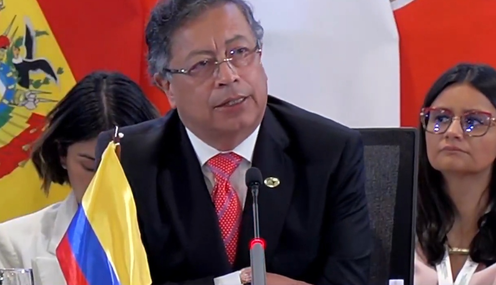 Petro pide colaboración entre países ante tensión por políticas migratorias