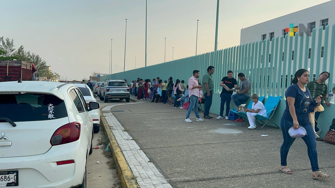 Enfermeros de diversos estados buscan integrarse a Hospital Materno Infantil de Coatza