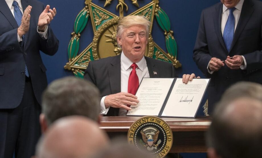 Trump ordena investigar cambios de sexo como “mutilación genital”