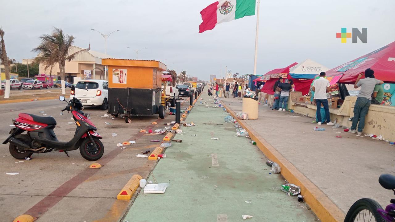 Más basura recolectada en el Malecón de Coatzacoalcos