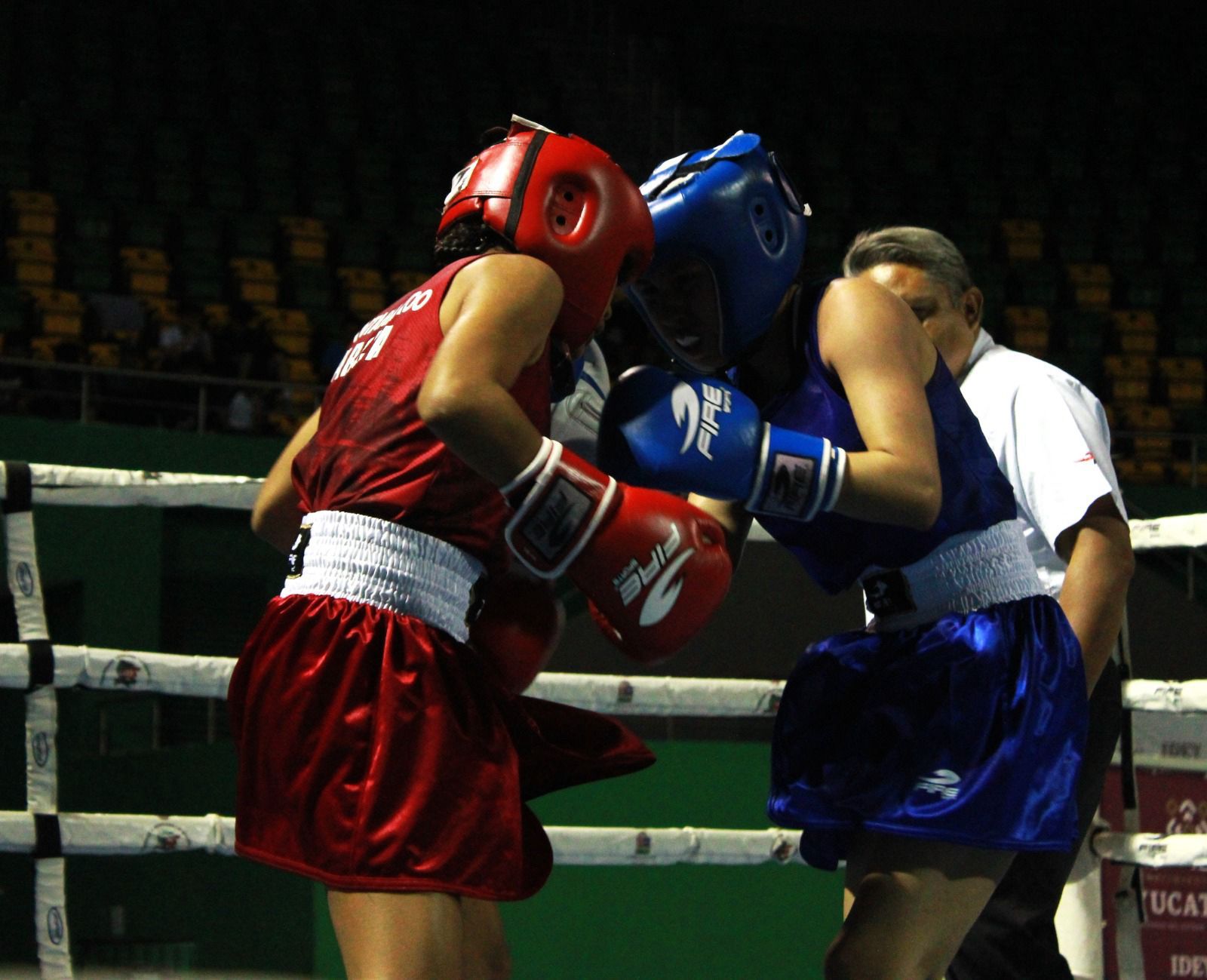 Con esfuerzo y talento, veracruzanas avanzan la Olimpiada Nacional en Box