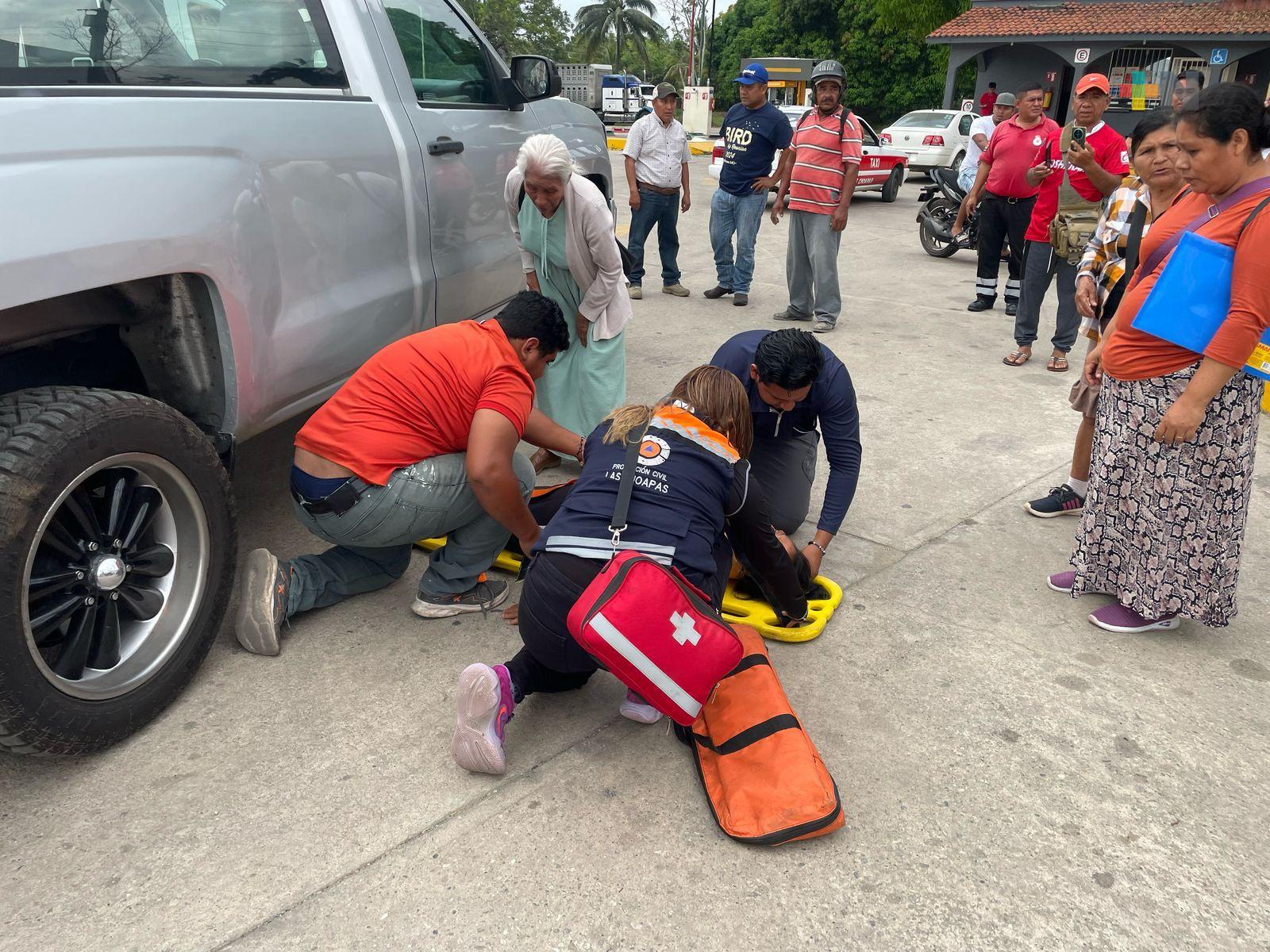 Atropellan a mujer en gasolinera de Las Choapas