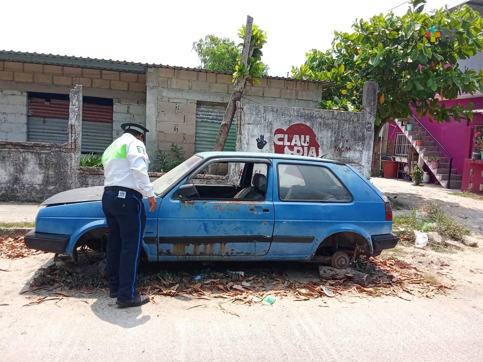Comienza retiro de autos maceta en Nanchital
