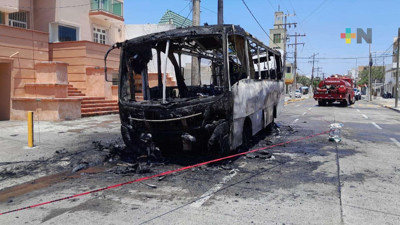 Se incendió autobús en colonia de la ciudad de Veracruz