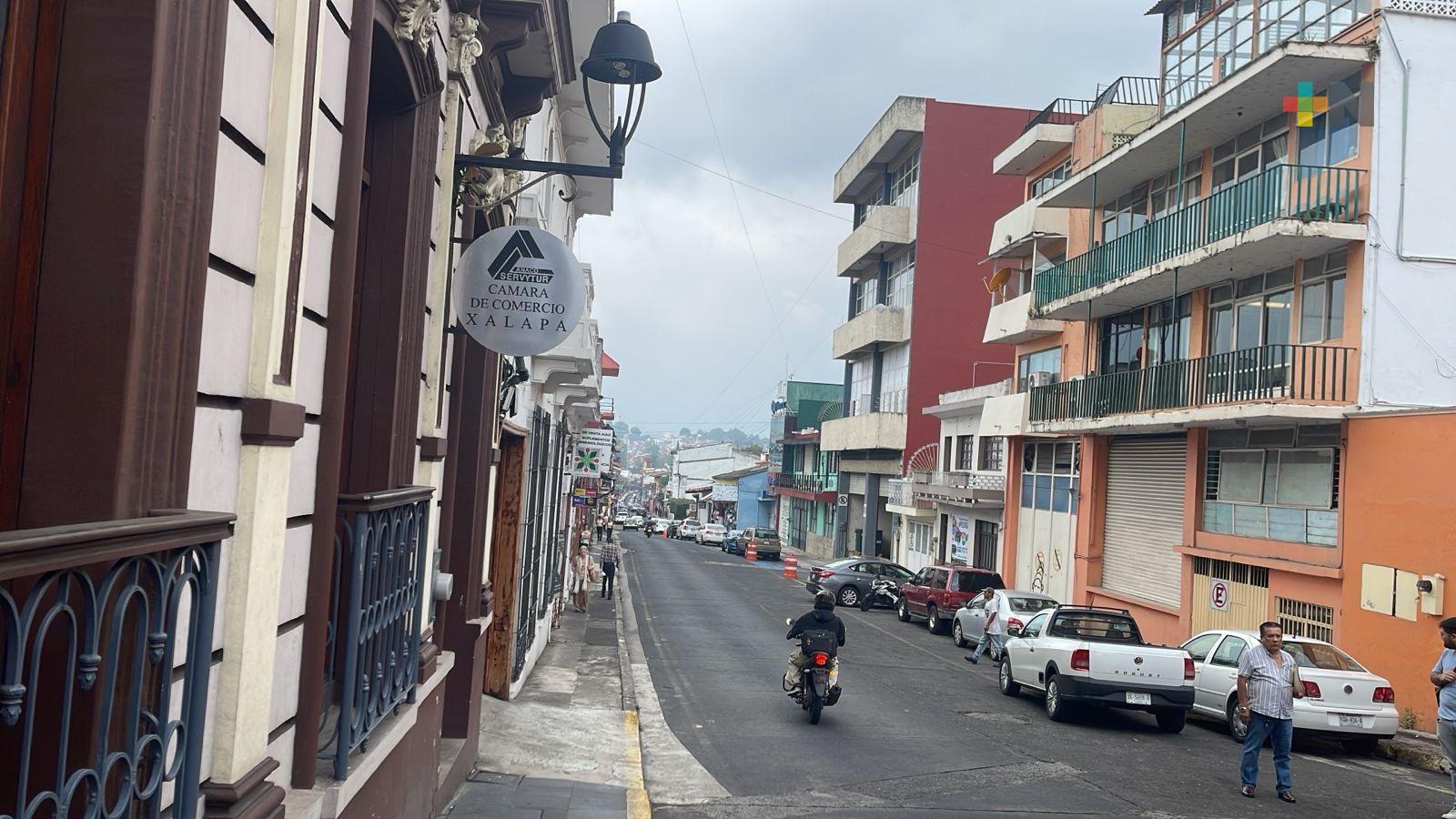 Cielo nublado a medio nublado con probabilidad de lluvias y tormentas aisladas después del mediodía