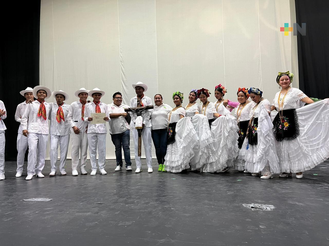 Ballet Guendanabani de Otatitlán rumbo al concurso nacional de baile