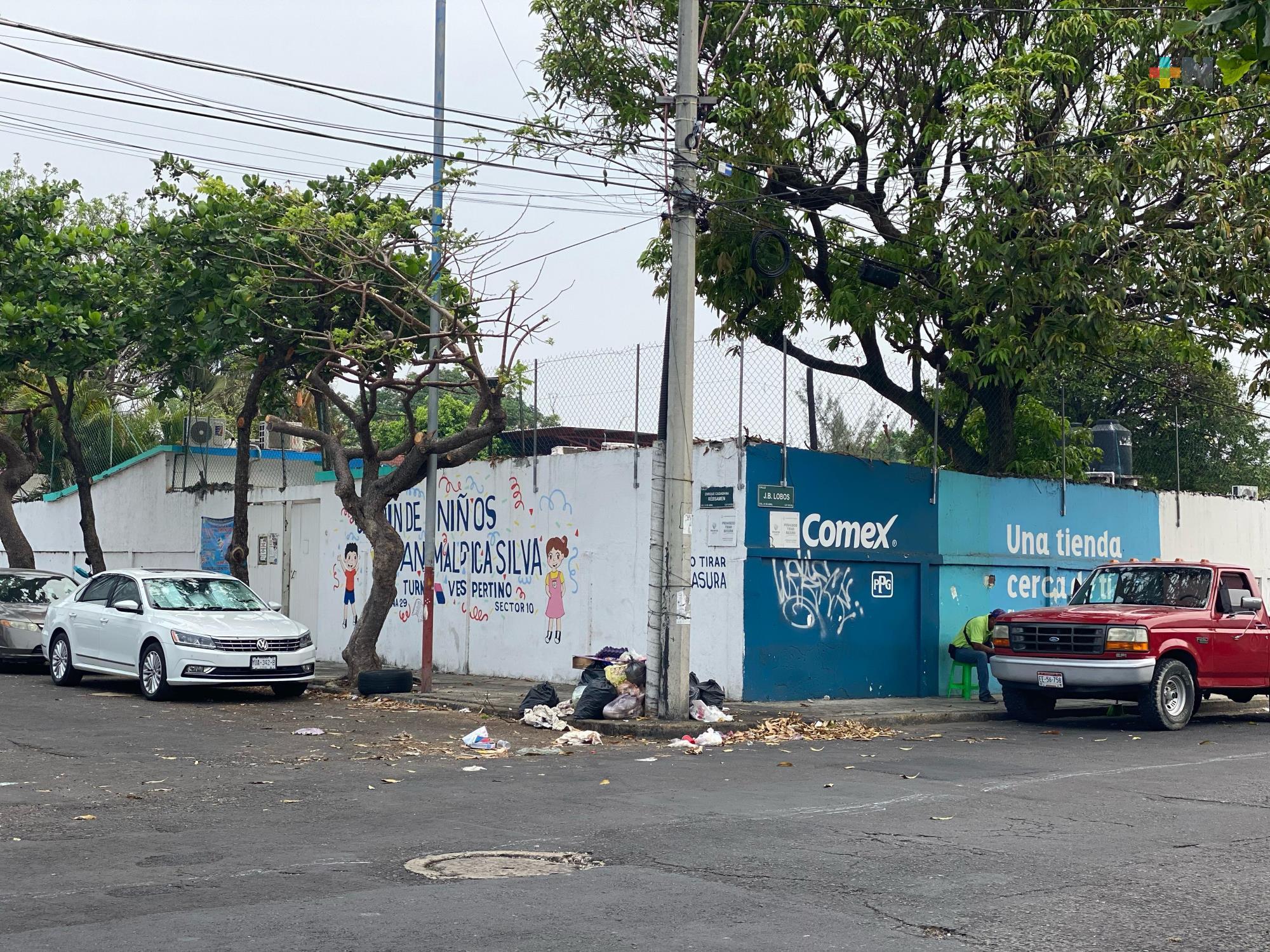 Queja por basurero clandestino cercano a jardín de niños por riesgos a la salud