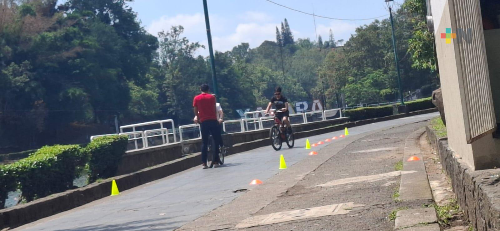 La edad no es impedimento para aprender a andar en bicicleta