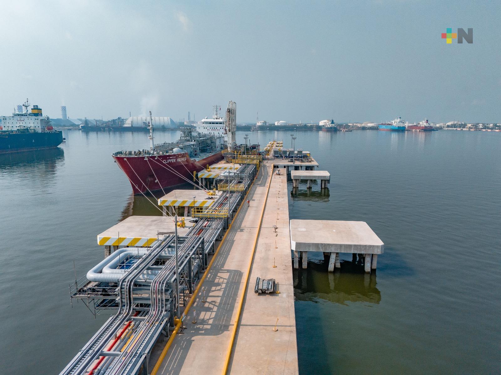 Inversión en petroquímica, naviera y paso transístmico hacen muy competitivo a Coatza