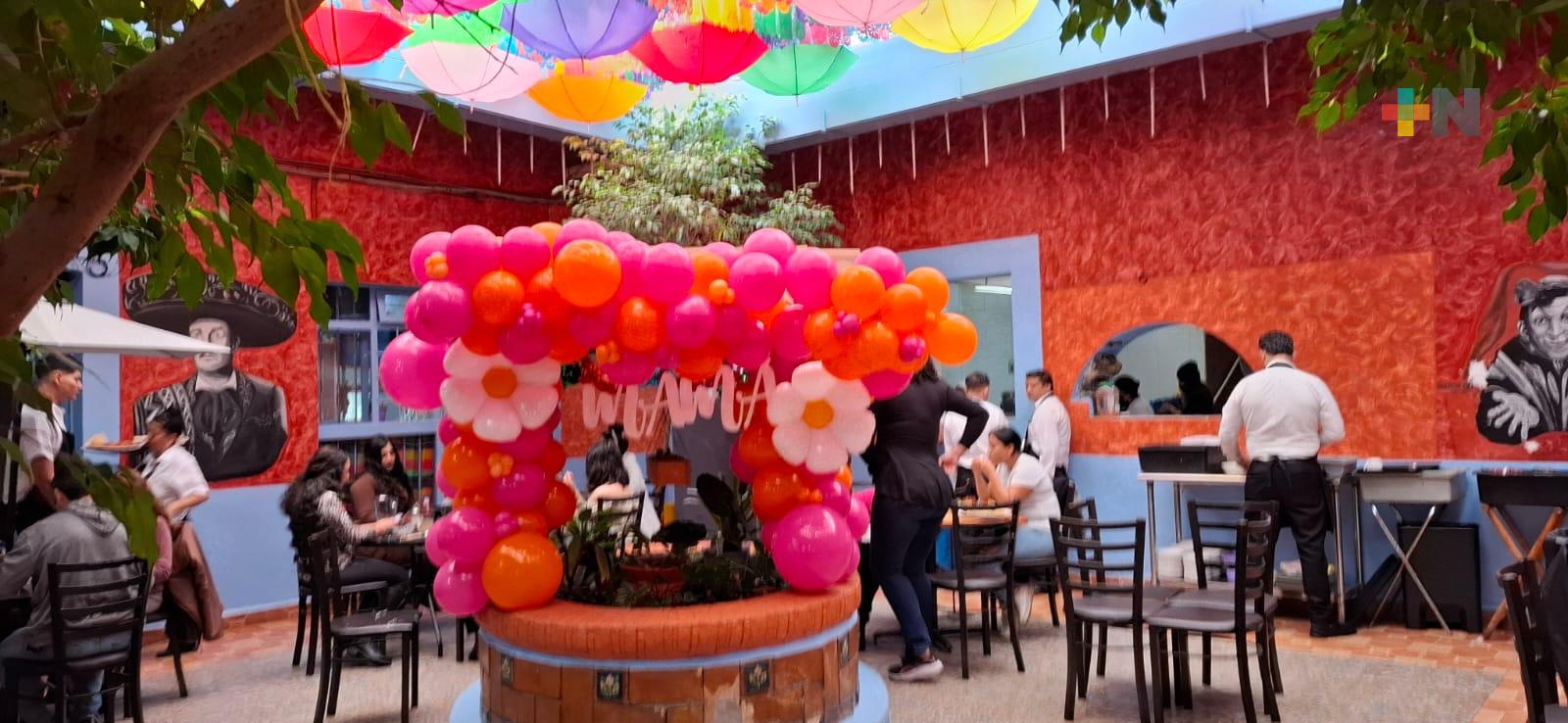 Xalapeños festejan a mamá en su día