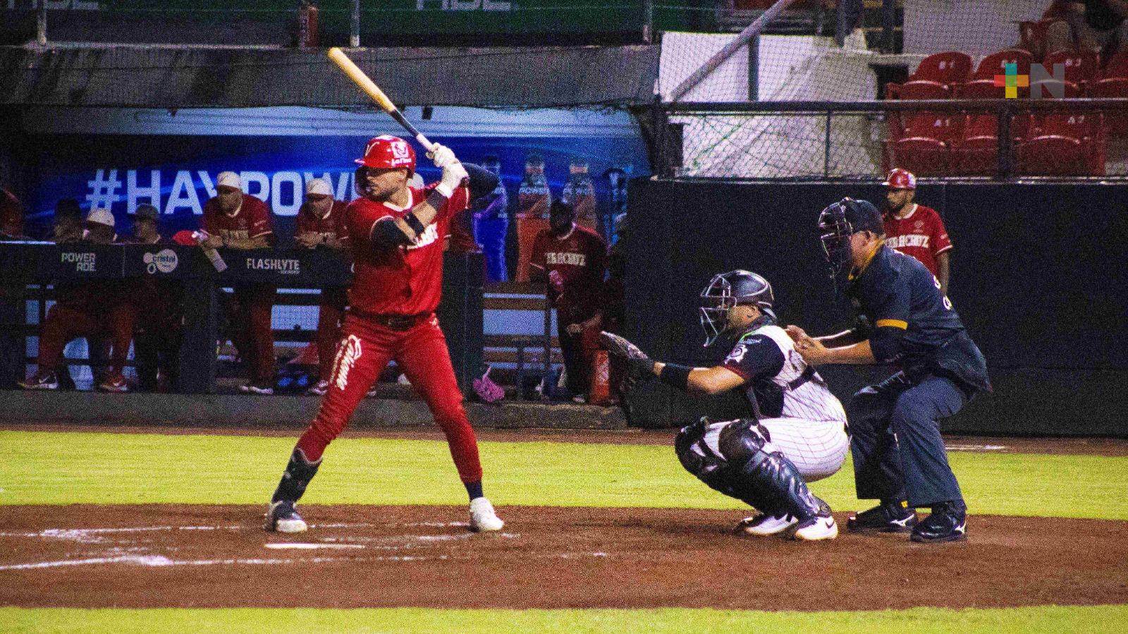 Explotan bates en victoria de El Águila contra Piratas de Campeche en arranque de la serie