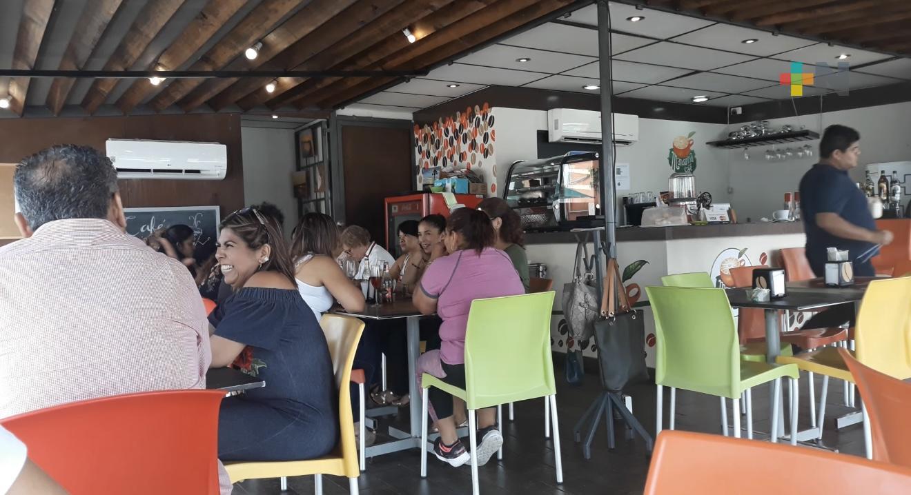 Día del Maestro impulsa la economía en Tuxpan
