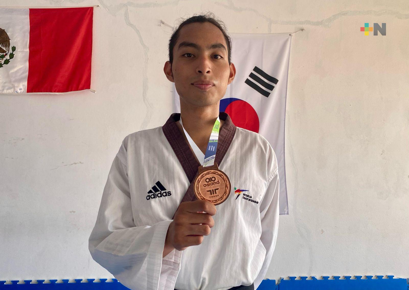 Kevin Pitalua conquistó medalla de bronce en la Copa Edomex de Taekwondo