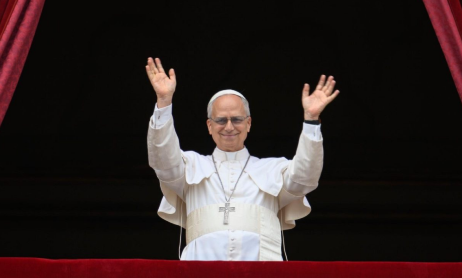 Papa León XIV clama por la paz en su primer Regina Coeli