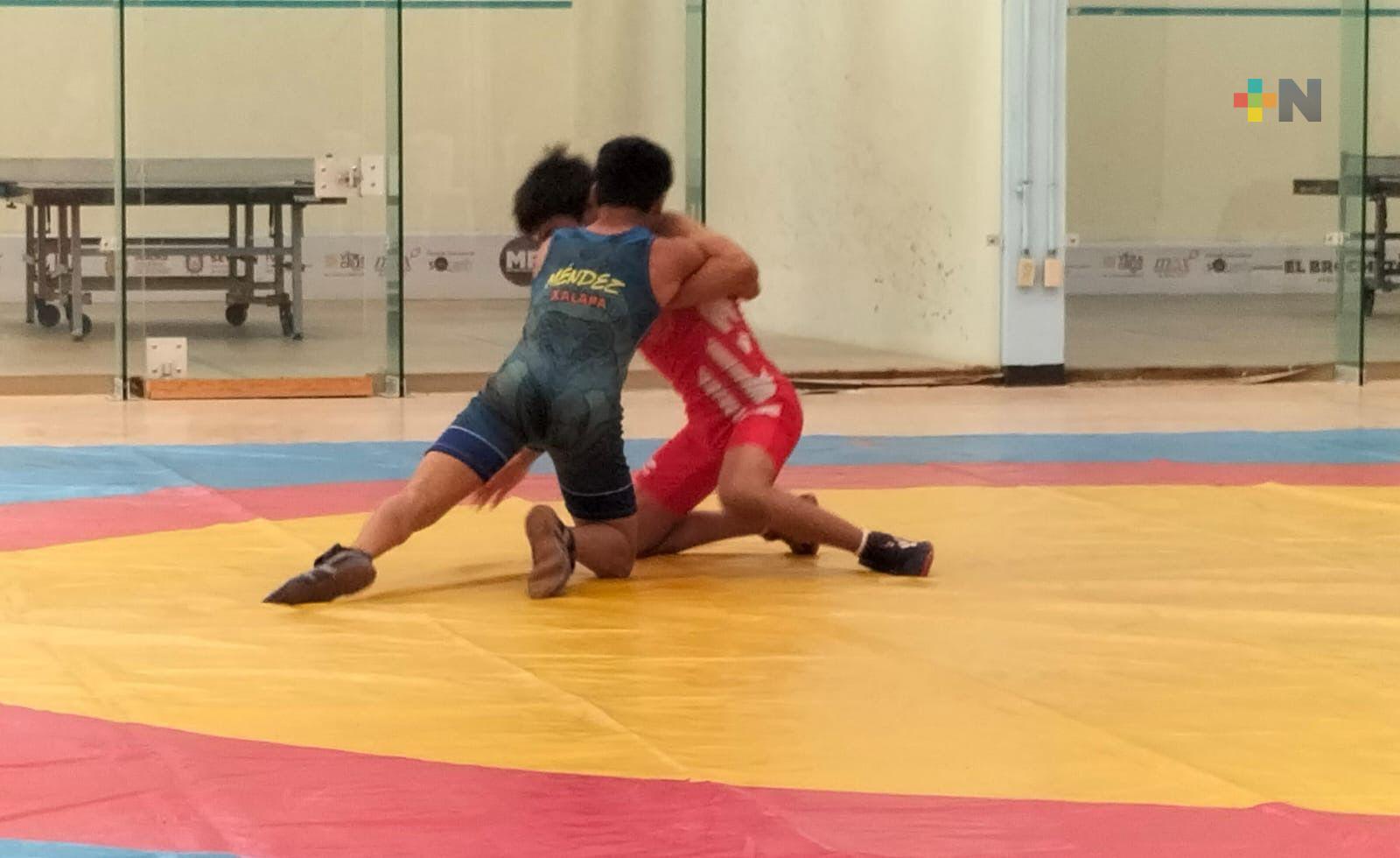 Dos xalapeños participarán en Campeonato Panamericano U-15 de luchas asociadas
