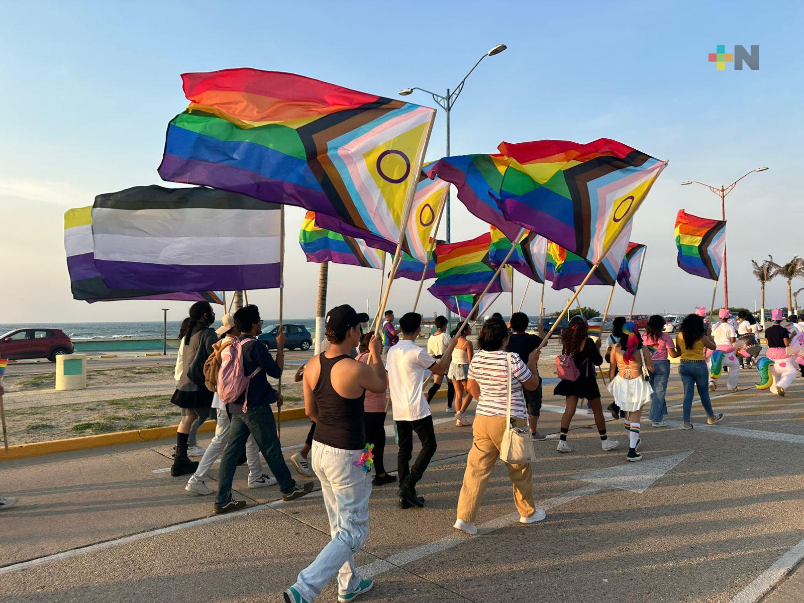 Realizan marcha del orgullo LGBTIQ+ en Coatzacoalcos