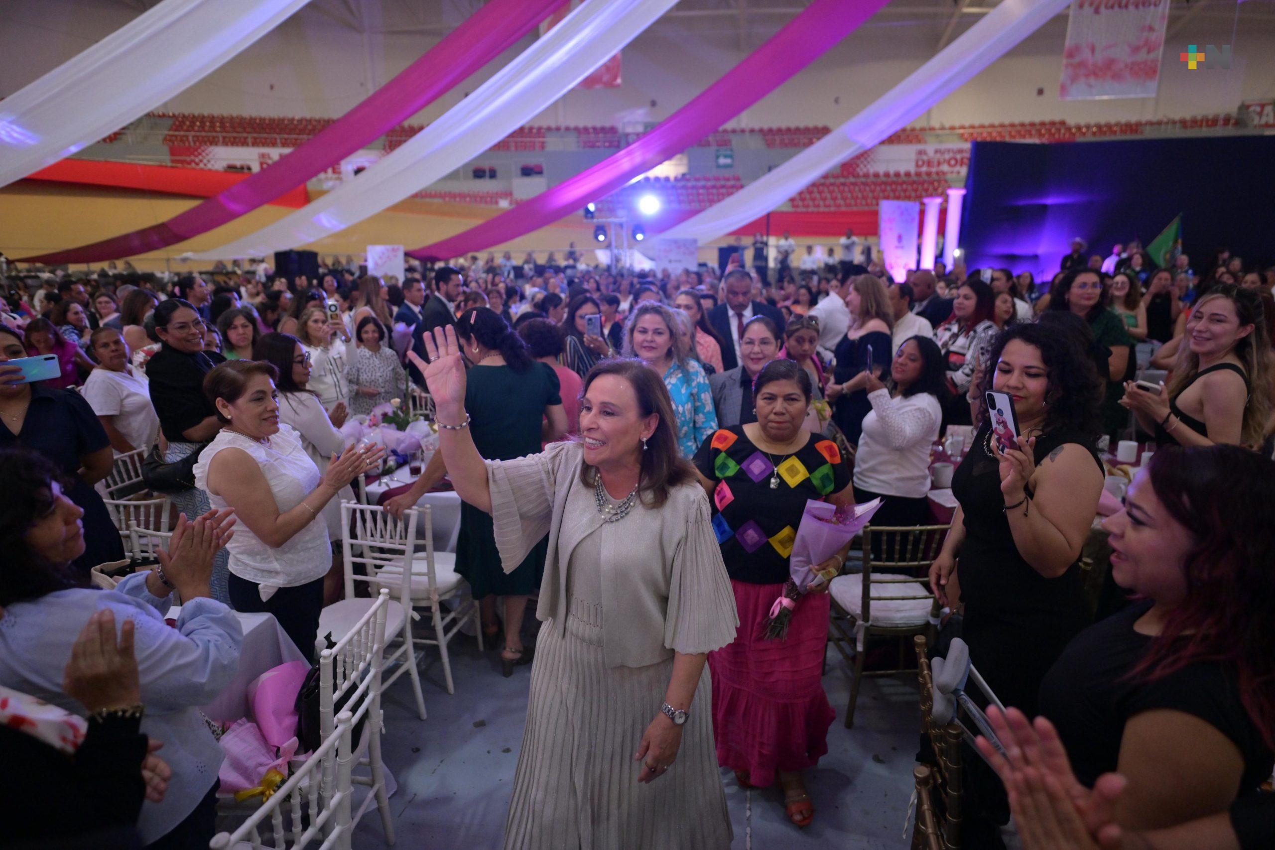 Reconoce Gobernadora a madres trabajadoras en su día con jornada de cultura y salud