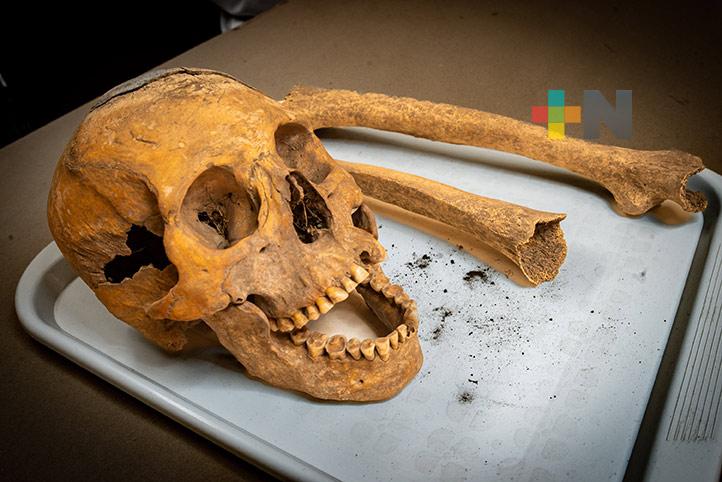 Ofrece UV taller de análisis de fragmentos óseos a familiares de desaparecidos