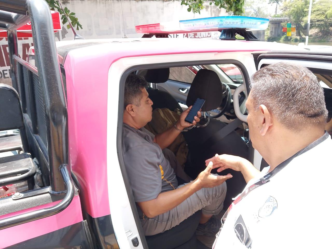 Detienen a taxista por acoso a pasajera en Martínez de la Torre