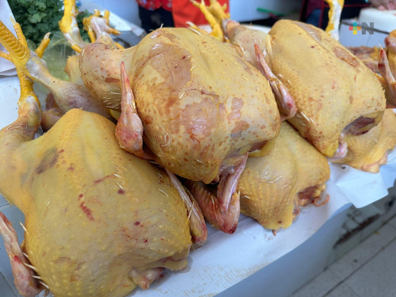 Aumenta el precio del pollo en Coatzacoalcos