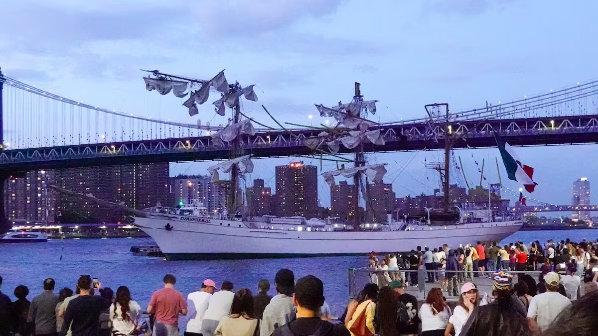 Buque Escuela “Cuauhtémoc” sufre accidente en Puente de Brooklyn; hay dos muertos y 22 heridos