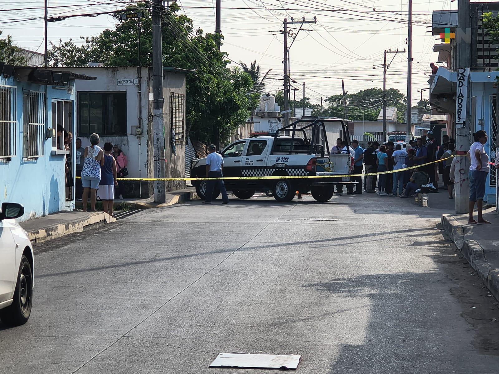 Un muerto y dos heridos tras choque de motocicletas en Boca del Río; piden topes