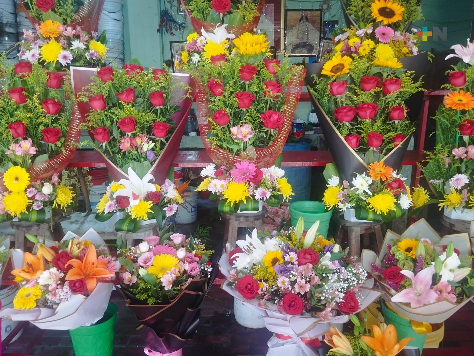 Calor impacta de manera negativa a vendedores de flores del municipio de Veracruz.