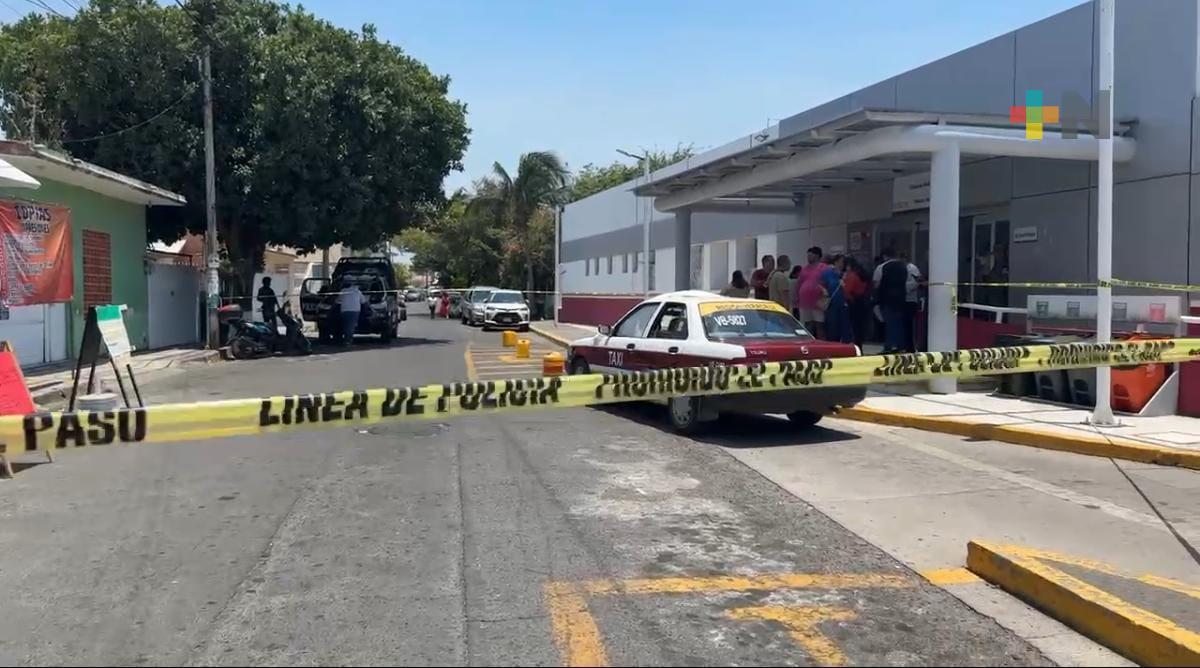 Adulto mayor fallece al interior de un taxi