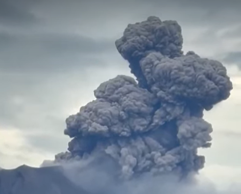 En Japón, volcán Sakurajima registró una erupción significativa