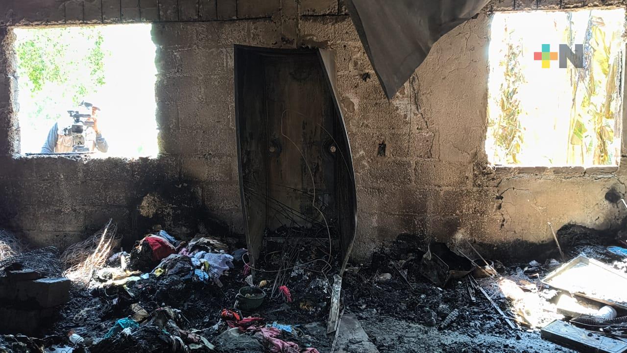 Pierde su vivienda en incendio en Reserva Tarimoya de Veracruz puerto