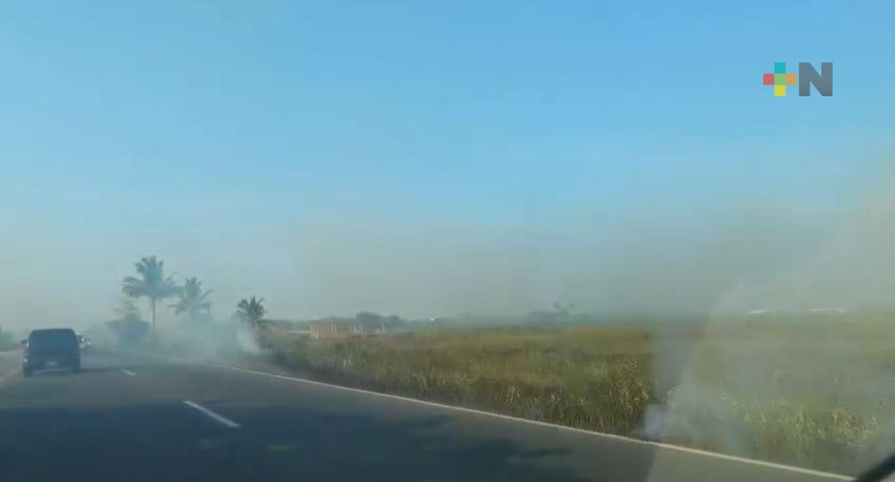 Fuerte incendio se registró en carretera Minatitlán-Coatzacoalcos