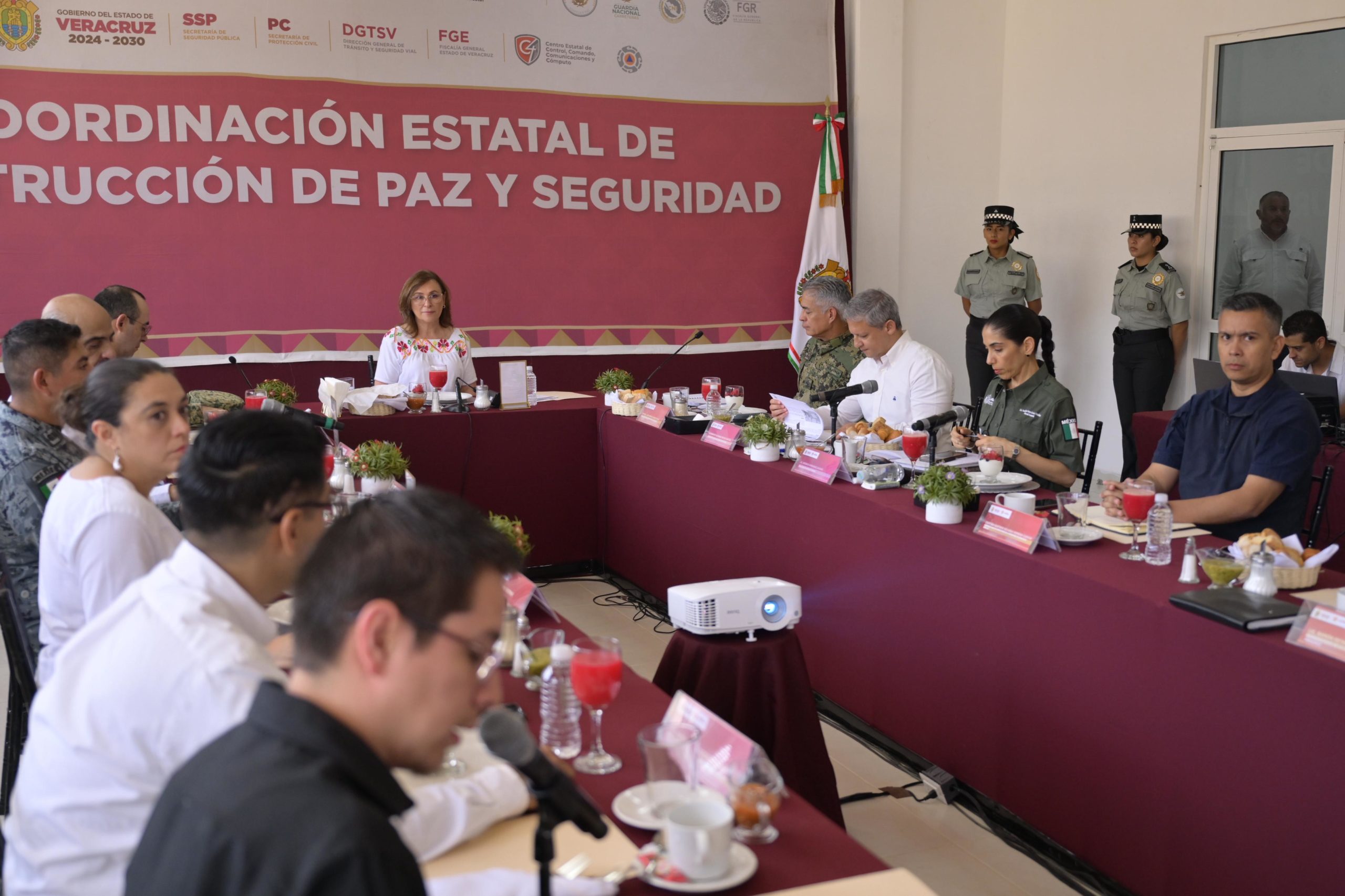 Gobernadora Rocío Nahle realiza Mesa de Seguridad en Tihuatlán