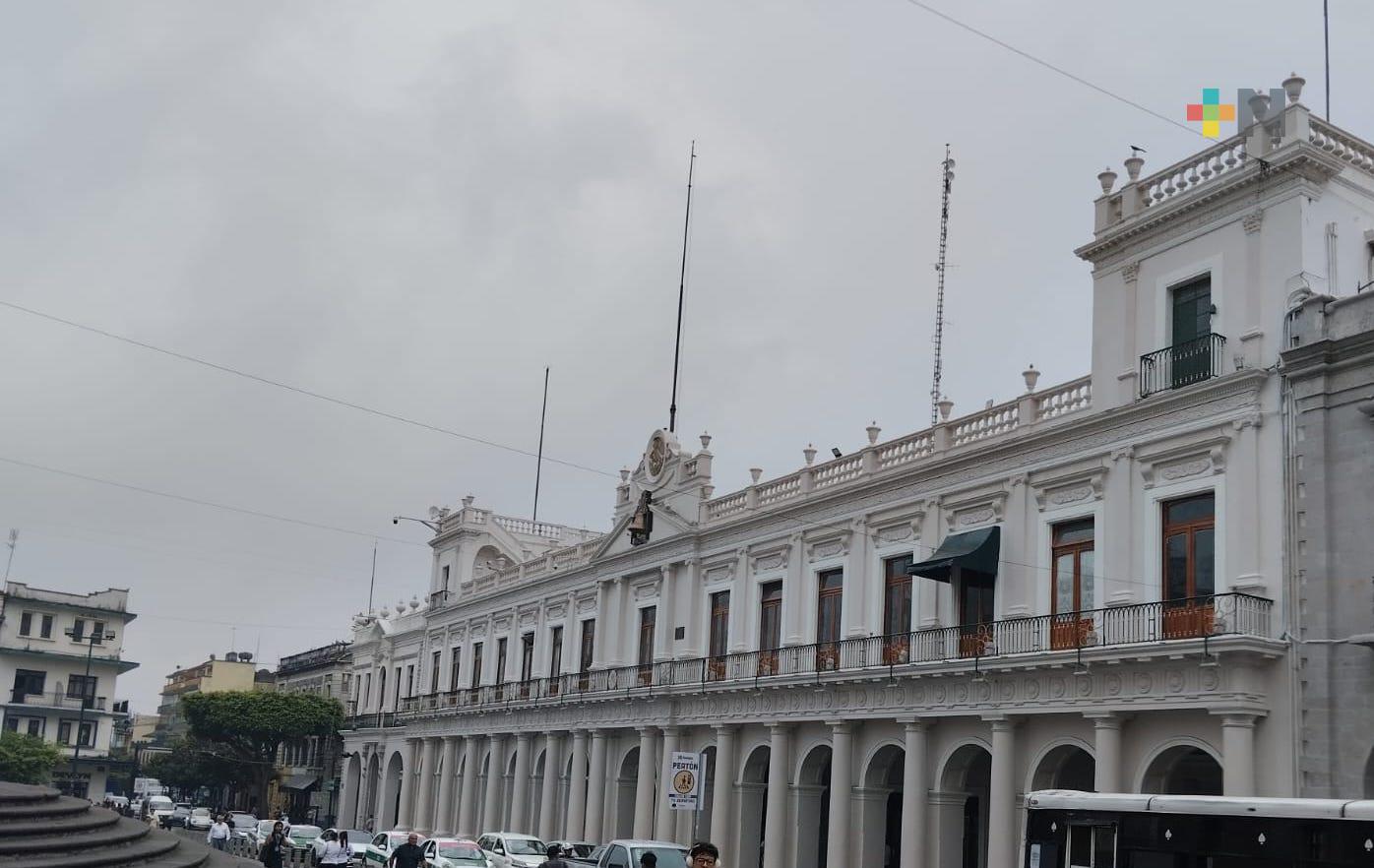 Despejado a medio nublado en el estado de Veracruz,  lloviznas en áreas del centro y montaña