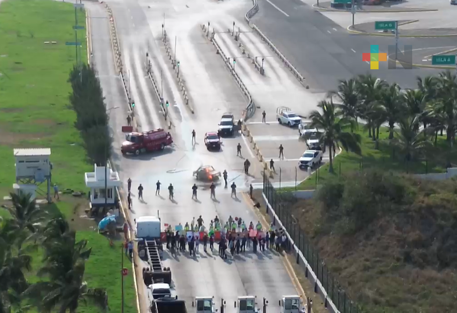Realizan simulacro en recinto portuario para evaluar posibles amenazas