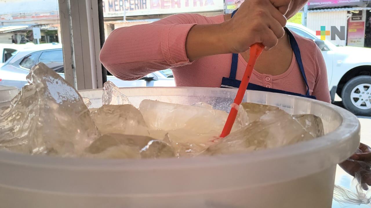 Crecen demanda de aguas frescas en zona de mercados de Veracruz puerto