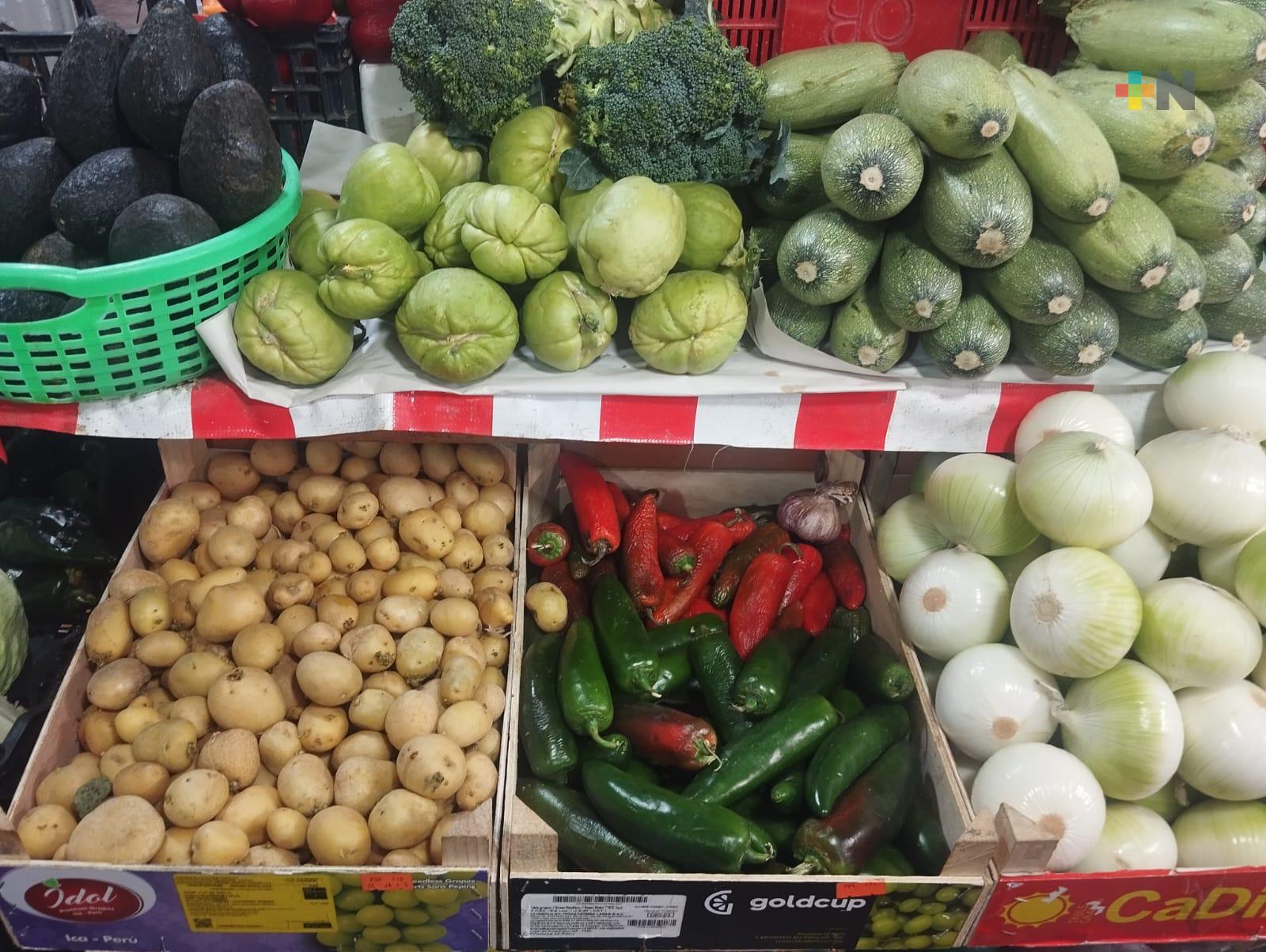 Por altas temperaturas se eleva precio de frutas y verduras