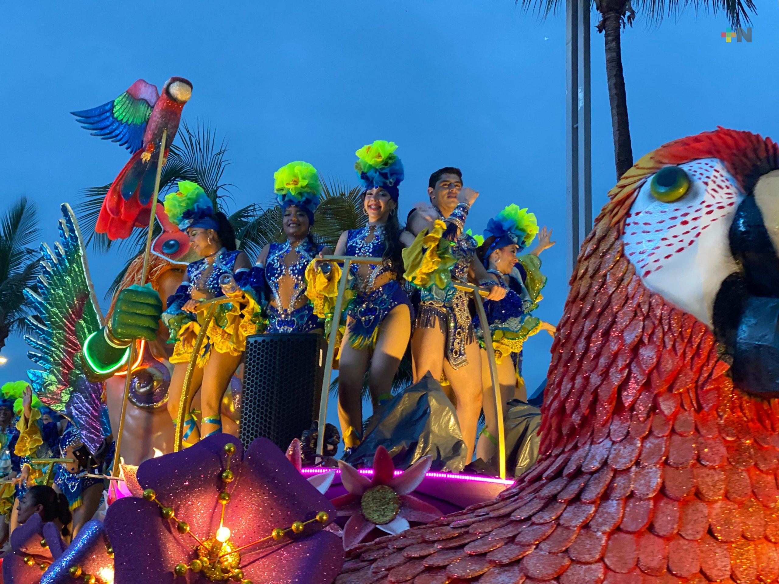 Un éxito el primer desfile del Carnaval de Veracruz 2025