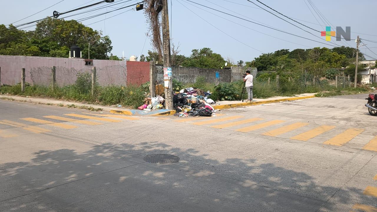 Ciudadanos reportan tiradero de basura en calles de Veracruz puerto