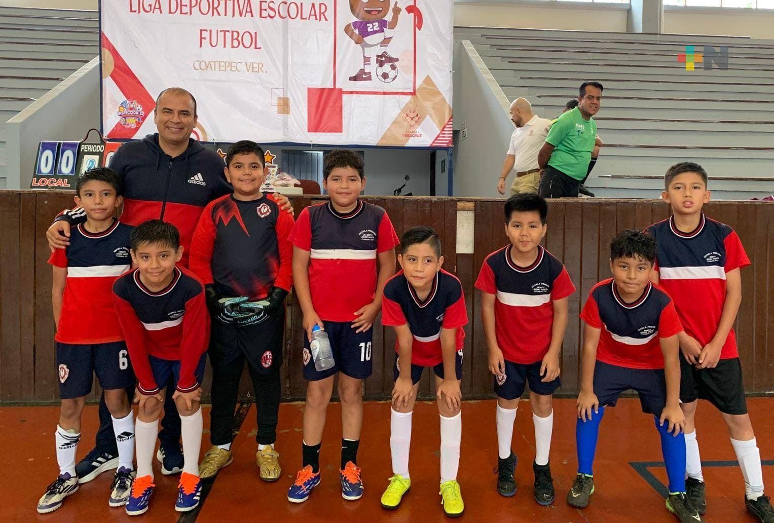 Benito Juárez, campeón del fut escolar 5 x5 de Coatepec