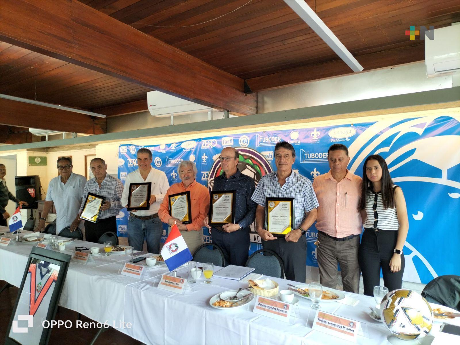 Celebran 35 años de los Delfines de Xalapa