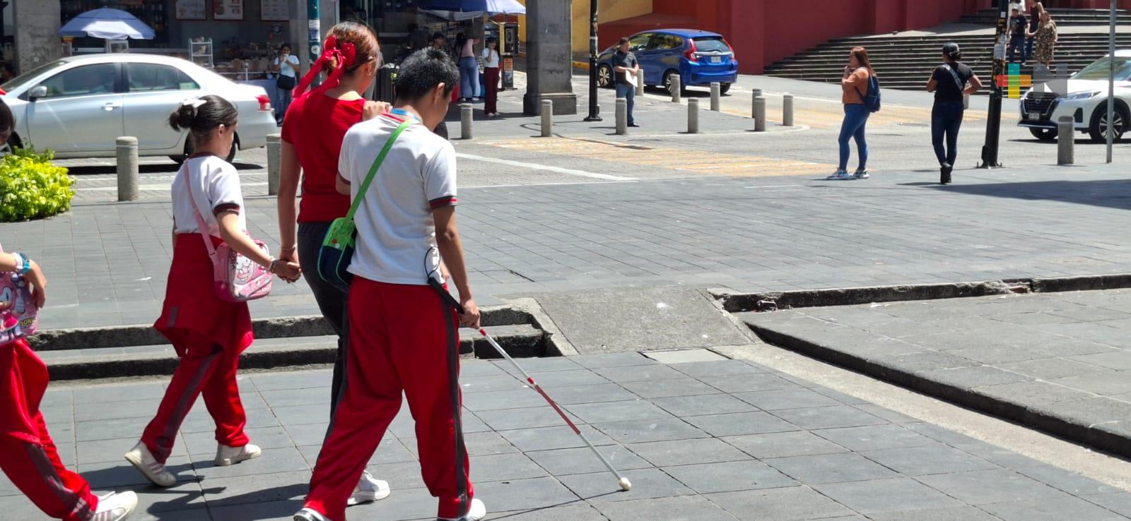 Se requieren más adecuaciones en infraestructura urbana con sistema braille